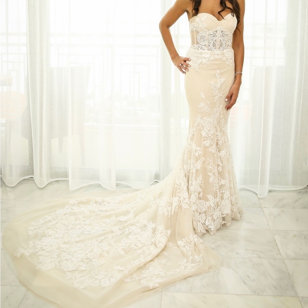 Inbal Dror Wedding Dress BR 16-17 | STUNNING ivory lace dress | Strapless Corset